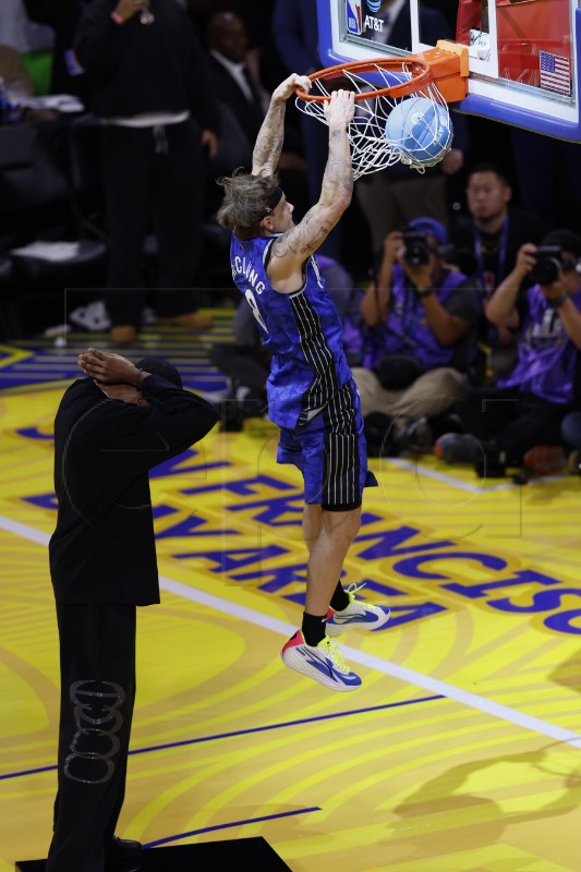 USA NBA ALL-STAR SLAM DUNK