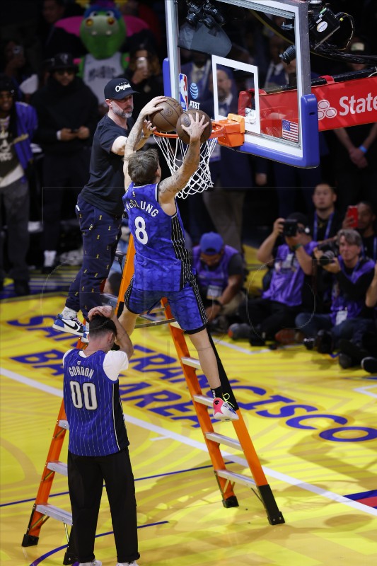 USA NBA ALL-STAR SLAM DUNK