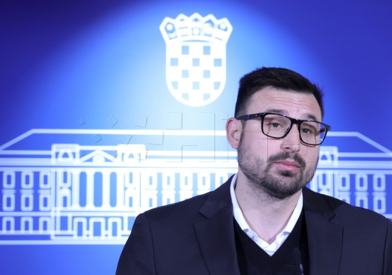 Zastupnici Jelena Miloš i Marin Živković održali konferenciju za medije