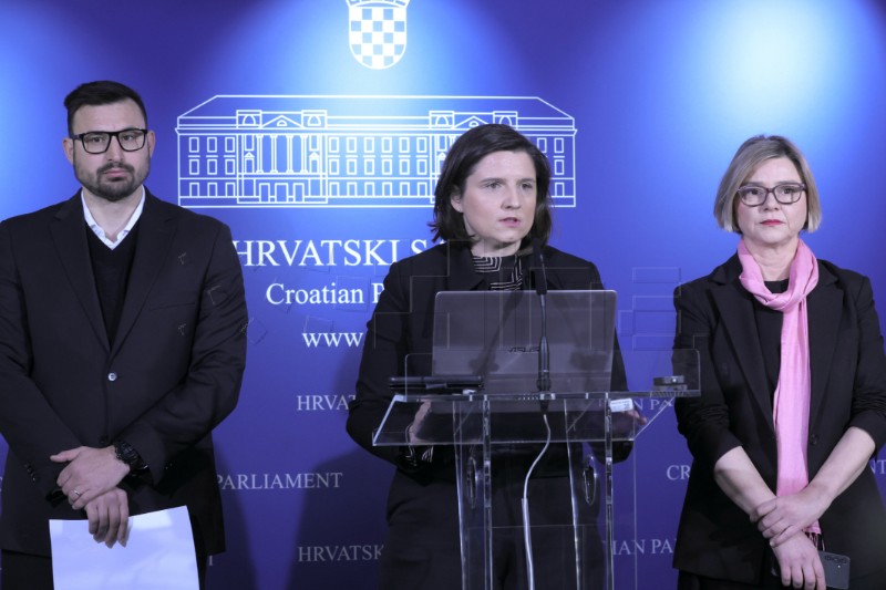 Zastupnici Jelena Miloš i Marin Živković održali konferenciju za medije