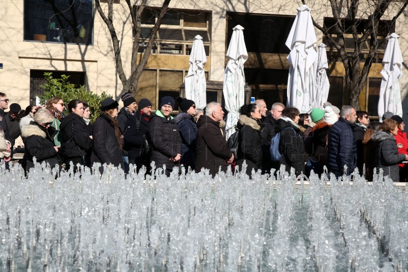 Održano protestno okupljanje potrošača ispred Hrvatske narodne banke (HNB)