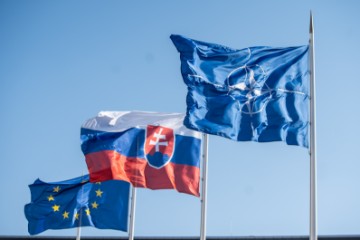 SLOVAKIA NATO DEFENSE