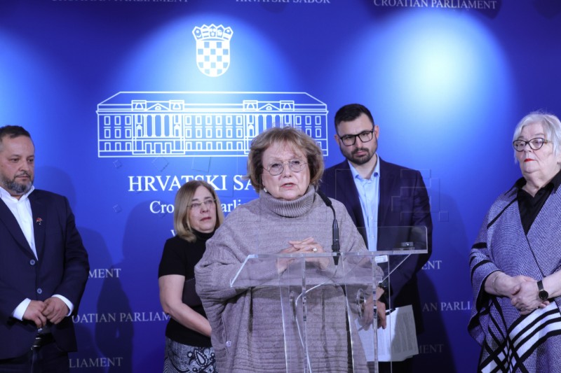 Zastupnici Marin Živković i Branko Kolarić održali konferenciju za medije