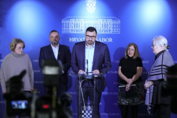 Zastupnici Marin Živković i Branko Kolarić održali konferenciju za medije