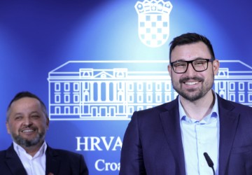 Zastupnici Marin Živković i Branko Kolarić održali konferenciju za medije