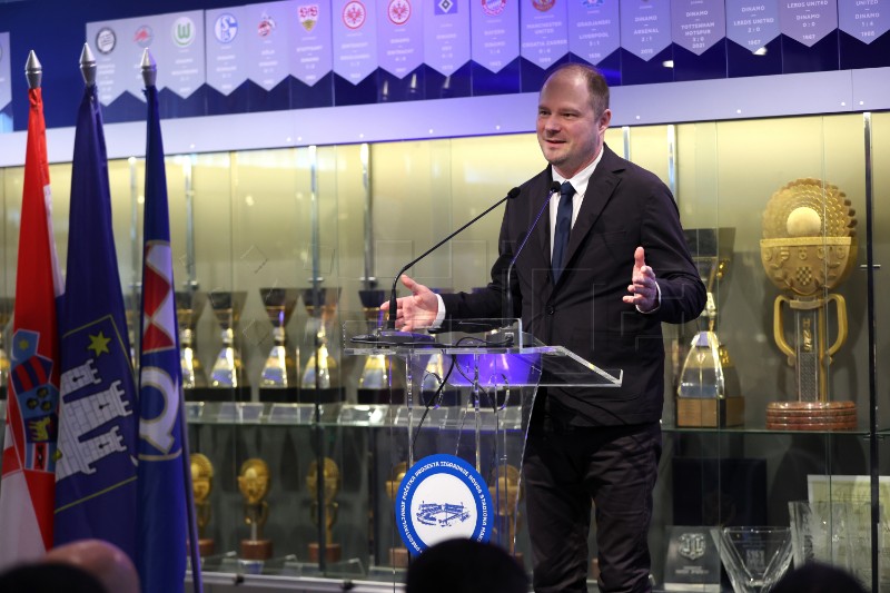 Predstavljanje sporazuma o uklanjanju postojećeg i izgradnji novog stadiona Maksimir