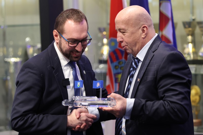 Predstavljanje sporazuma o uklanjanju postojećeg i izgradnji novog stadiona Maksimir