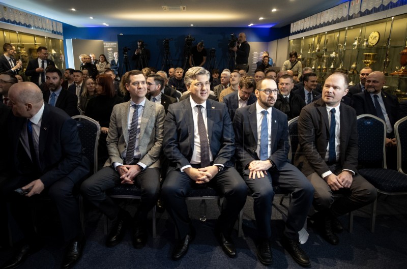 Predstavljanje sporazuma o uklanjanju postojećeg i izgradnji novog stadiona Maksimir