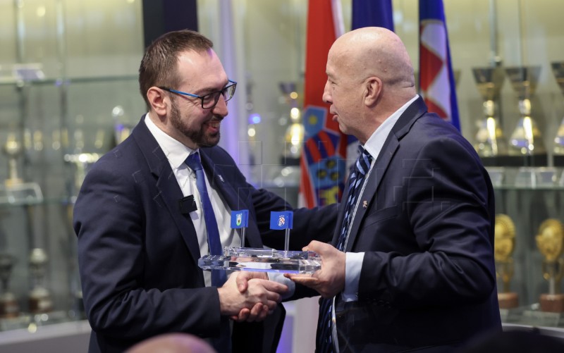 Predstavljanje sporazuma o uklanjanju postojećeg i izgradnji novog stadiona Maksimir