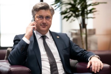 Plenković i Zelenskij razgovarali telefonski, Ukrajinac zahvalio na pomoći Hrvatske