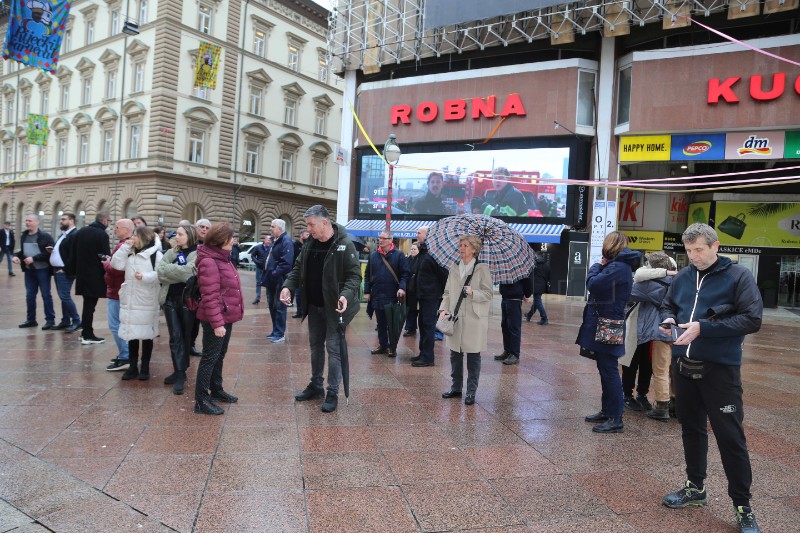 Rijeka: Prosvjed triju inicijativa ispred Gradske vijećnice