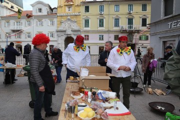 Rijeka: Humanitarno karnevalsko kuhanje maneštre