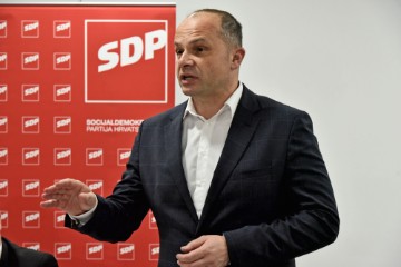 SDP predstavio kandidata za župana Vukovarsko-srijemske županije Stjepana Gašparovića