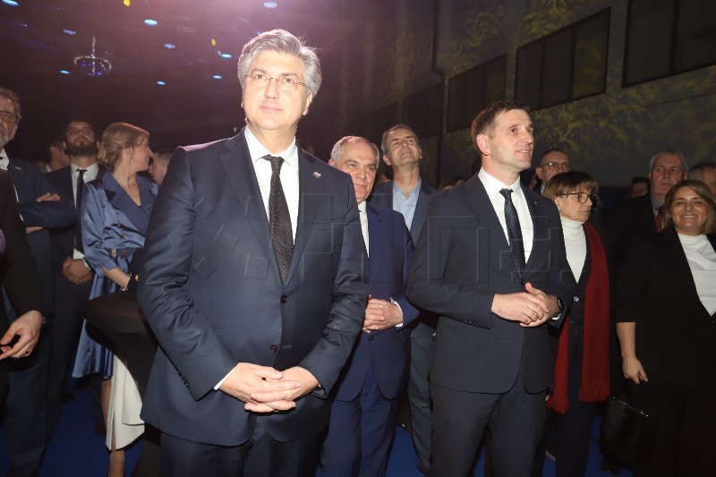 Plenković nazočio obilježavanju 35. godišnjice osnutka HDZ-a Splita