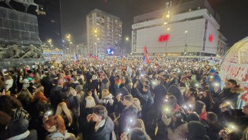 Masovni prosvjed u Nišu okončan 15-minutnom šutnjom za 15 poginulih u Novom Sadu