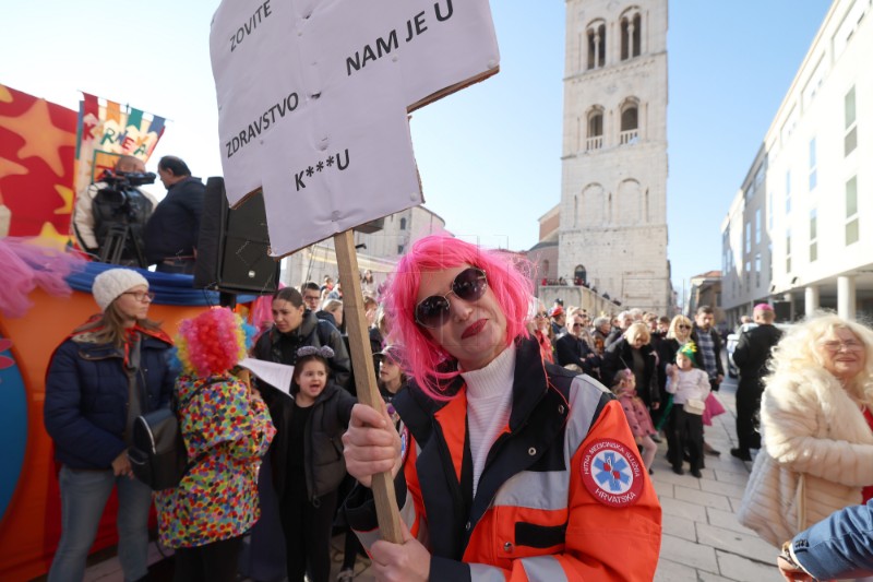 Zadar: Karnevalskom povorkom ulicama Poluotoka završeno “Karnevalsko vrime 2025.”