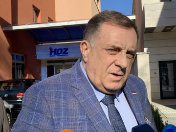 Dodik izjavio da će ministri SNSD-a podržati proračun ali ne i zakone o sudu i VSTV