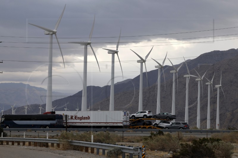 USA ALTERNATIVE ENERGY WIND TURBINE FARMS