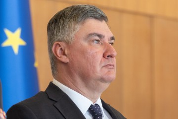 Milanović uručio bodeže i odlikovanja umirovljenim časnicima