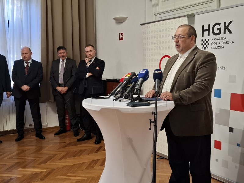 Konferencija za novinare o proljetnoj sjetvi u HGK - Županijskoj komori Osijek