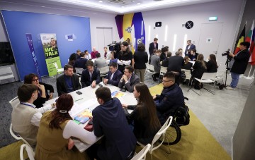 Šuica održala svoj prvi dijalog o politikama za mlade