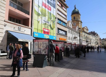 Izložba "Partizanke" na riječkom Korzu