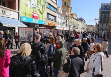 Izložba "Partizanke" na riječkom Korzu