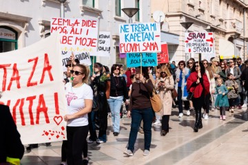 Split: Marš za prava žena