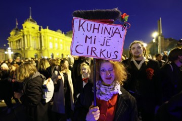 Deveti Noćni marš u Zagrebu