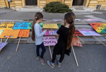 Deveti Noćni marš u Zagrebu