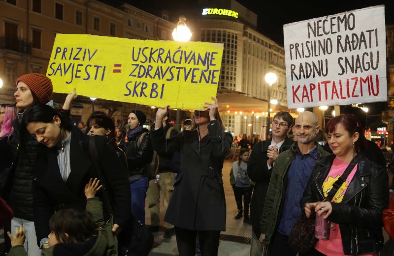 Rijeka: Noćni marš pod geslom "Feminizam nema granica"