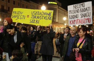 Rijeka: Noćni marš pod geslom "Feminizam nema granica"