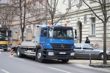 Radovi na ugradnji podzemnih spremnika za otpad u Žerjavićevoj ulici u Zagrebu