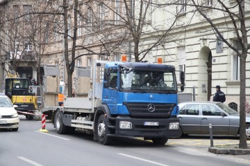 Radovi na ugradnji podzemnih spremnika za otpad u Žerjavićevoj ulici u Zagrebu