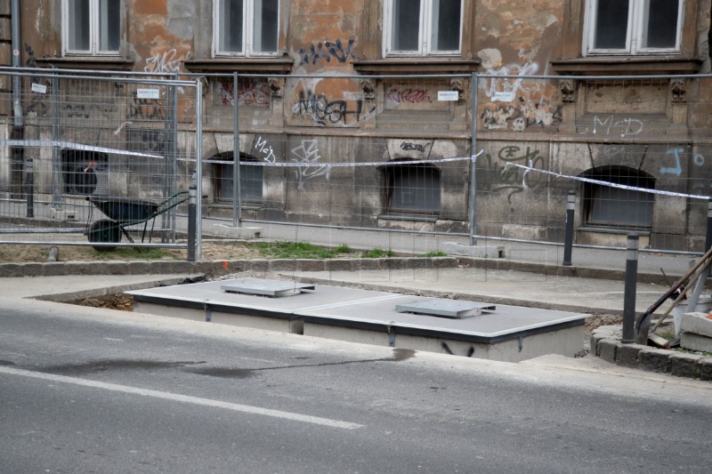 Radovi na ugradnji podzemnih spremnika za otpad u Žerjavićevoj ulici u Zagrebu