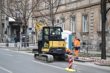 Radovi na ugradnji podzemnih spremnika za otpad u Žerjavićevoj ulici u Zagrebu