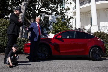 USA WHITE HOUSE TRUMP TESLA