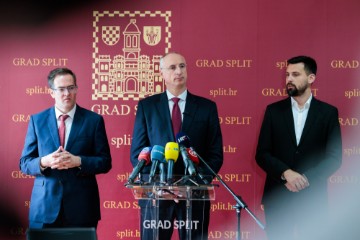 Split: Puljak održao konferenciju za medije na temu uskrsnica i socijalne politike