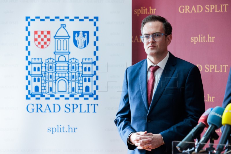 Split: Puljak održao konferenciju za medije na temu uskrsnica i socijalne politike