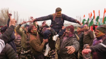 INDIA KASHMIR TRADITIONS HOLI