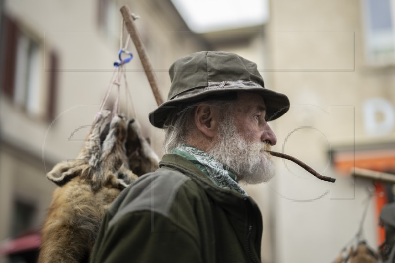 SWITZERLAND CULTURE FUR MARKET