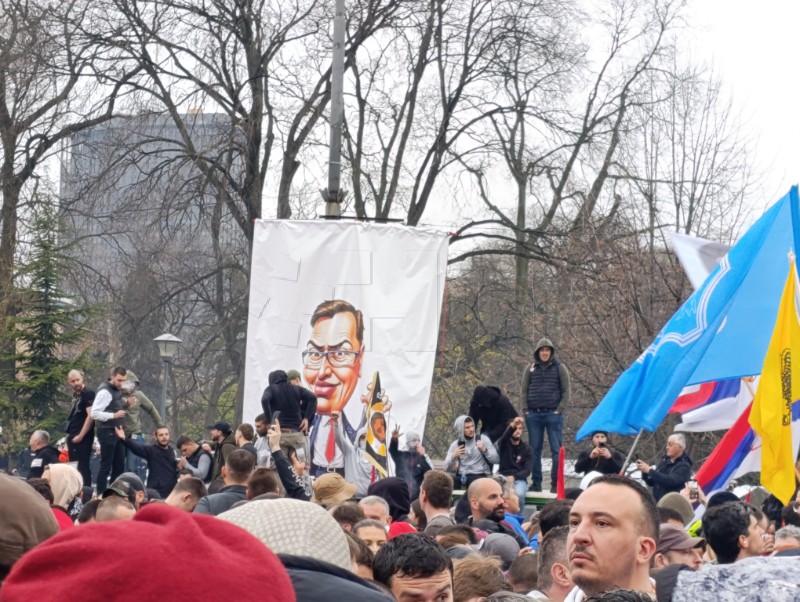 Masovni prosvjed u Beogradu, deseci tisuća ljudi na ulicama