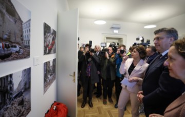 Otvaranje izlože Hininih fotografija '5 g./ 5.5 ML/R''