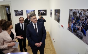 Otvaranje izlože Hininih fotografija '5 g./ 5.5 ML/R''