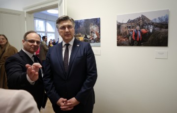 Otvaranje izlože Hininih fotografija '5 g./ 5.5 ML/R''
