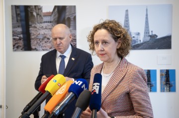 Otvaranje izlože Hininih fotografija '5 g./ 5.5 ML/R''