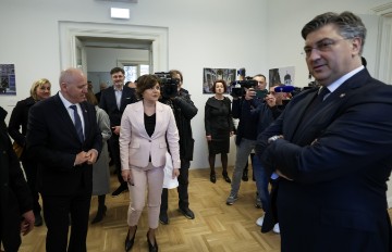 Otvaranje izlože Hininih fotografija '5 g./ 5.5 ML/R''