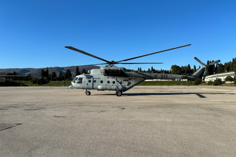 MORH: Helikopter HRZ-a poletio za Sjevernu Makedoniju po pacijente