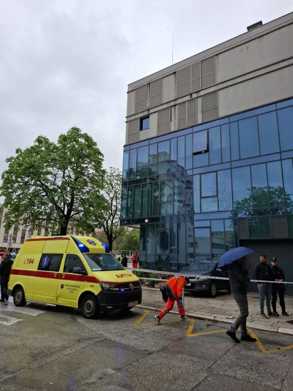 Policajka u unakrsnoj vatri ubila pljačkaša banke u središtu Splita