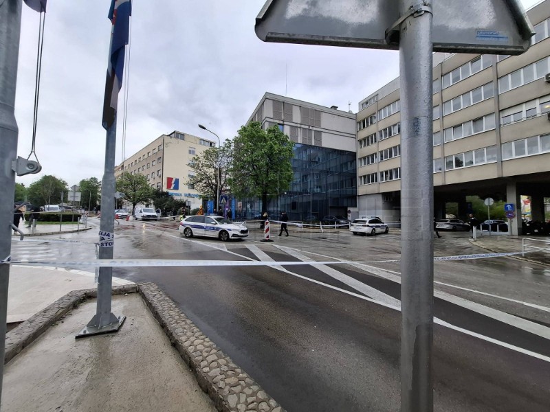 Policajka u unakrsnoj vatri ubila pljačkaša banke u središtu Splita